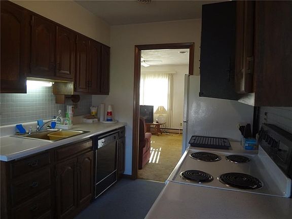 3rd image of 1839 Sylvan Ave
