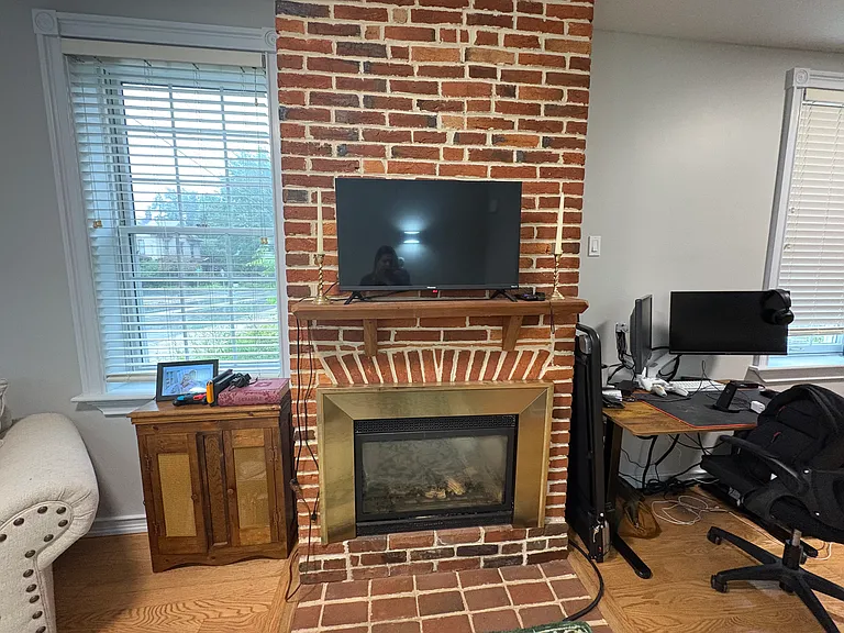 233 E Main St — Photo 3