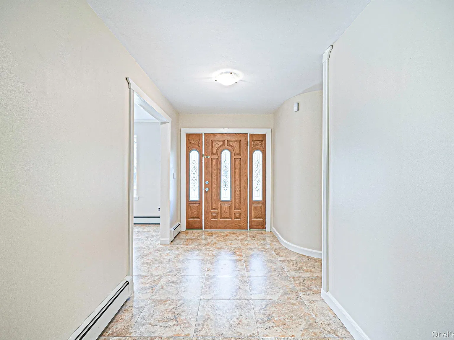 3 bed, 2.0 bath, 2200 sqft, $5,750 — Photo 3