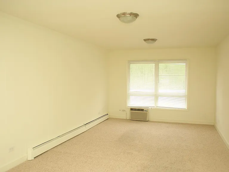 Gardenwood Apartments — Photo 6