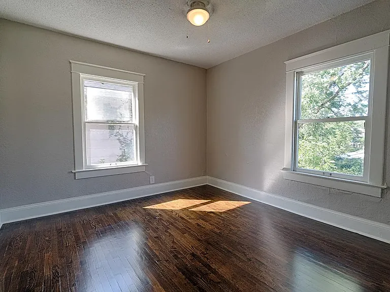 4408 Forest Ave — Photo 16