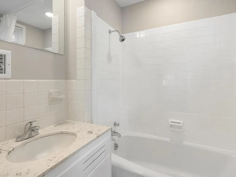 3237 Hennepin Ave — Photo 10