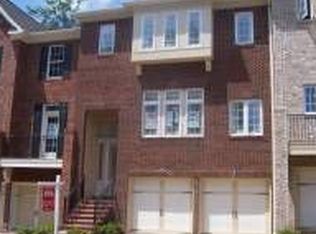 653 Nathaniel Chase Ln, Herndon, VA 20170