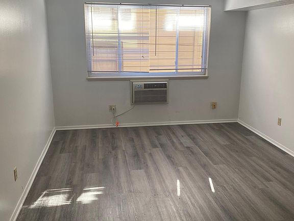 2nd image of 1734 W 28th St APT 205
