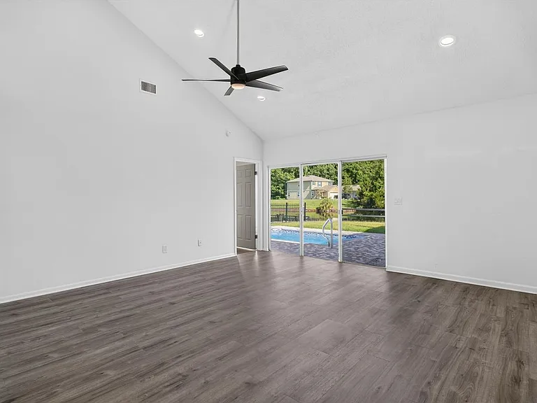 7812 Linkside Dr — Photo 4