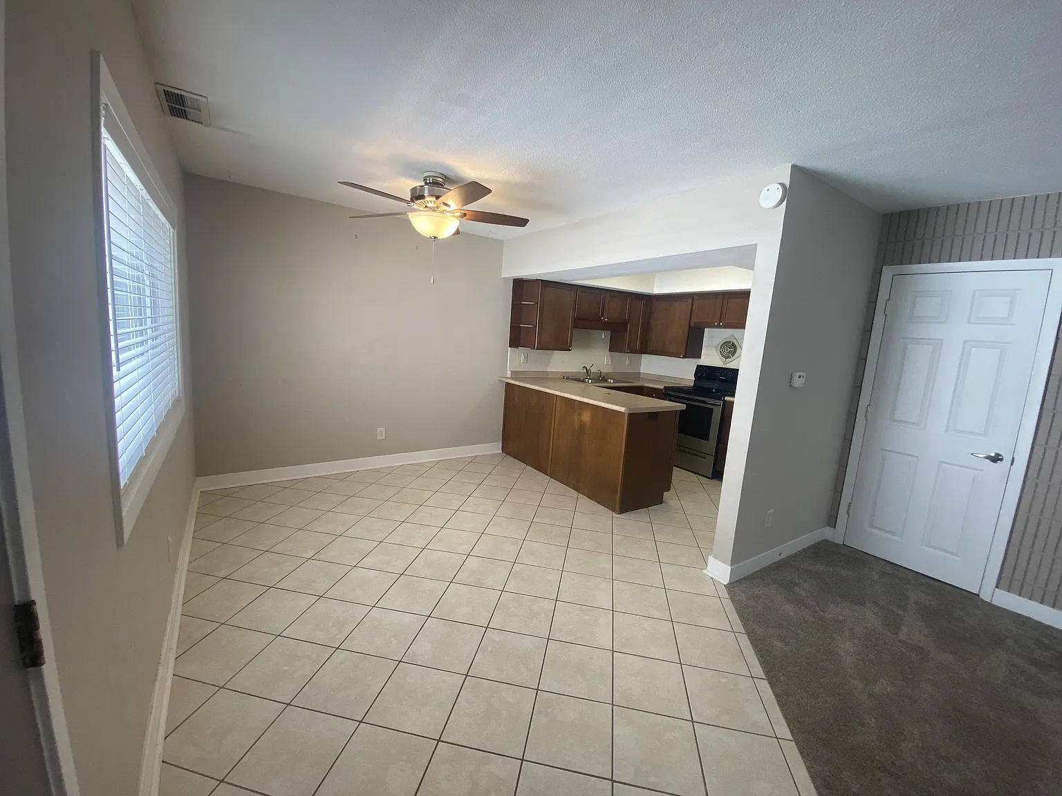 614 Ansborough Avenue - 4 — Photo 1