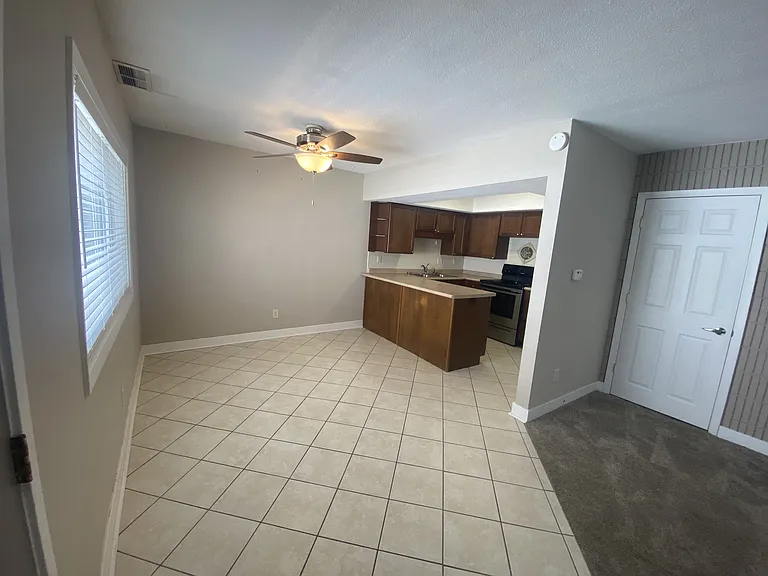 614 Ansborough Ave #4 — Photo 1