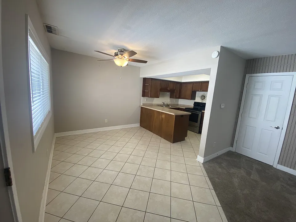 614 Ansborough Ave #4