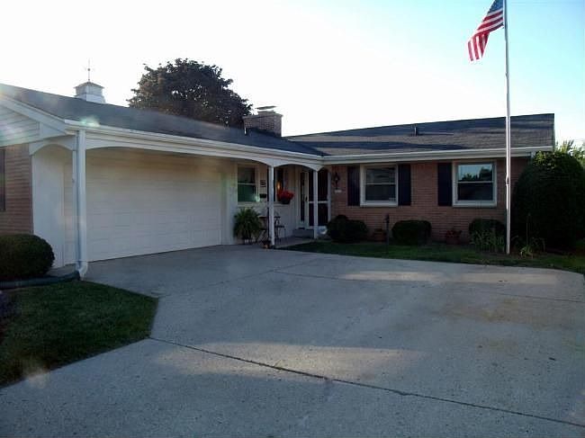 1st image of 7210 W Crawford Ave