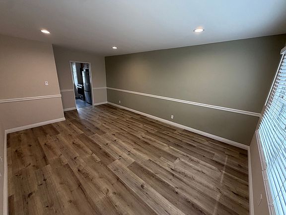 4th image of 1241 E Harvard St #4