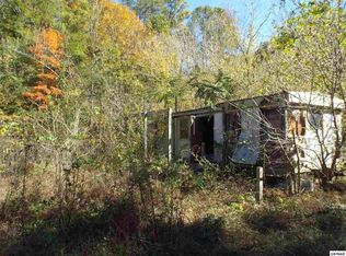 2704 C P Howard Dr, Sevierville, TN 37876