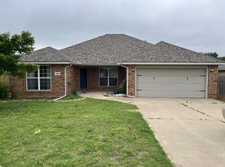 1129 Desiree Pl, Moore, OK 73160
