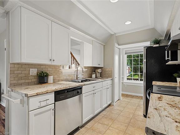 5th image of 46 Chesterton Ln