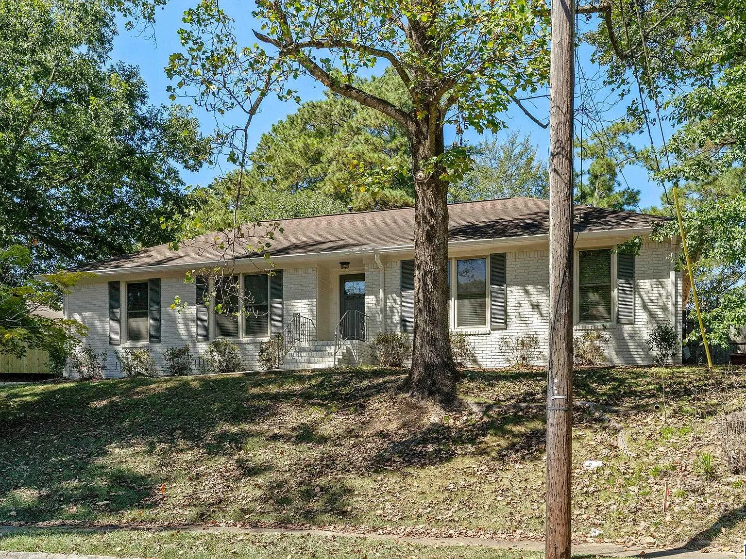 3 bed, 2.0 bath, 1649 sqft, $3,000 — Photo 2