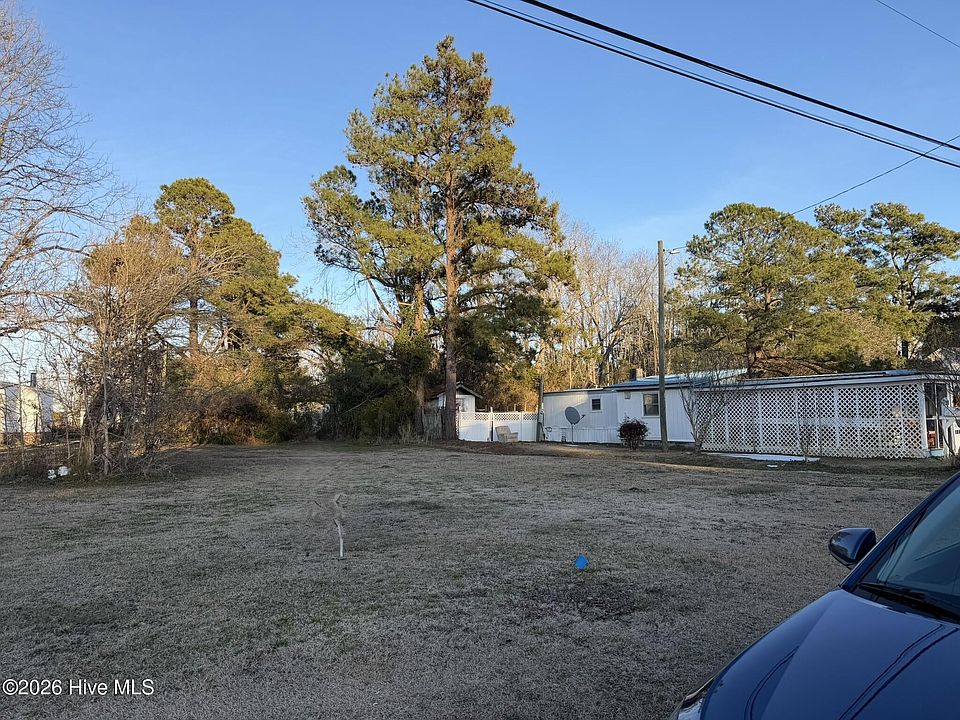 2nd image of 372 W Pantego Street
