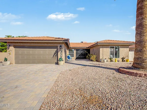 25861 S New Town Drive, Sun Lakes, AZ 85248
