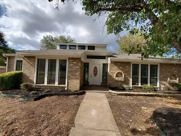 1511 Estates Way — Photo 45
