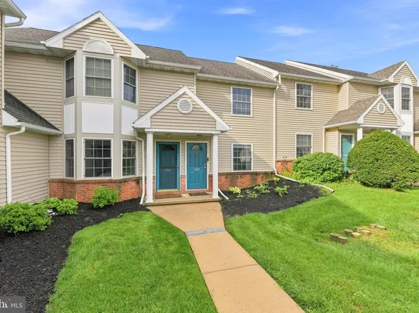 102 Heather Ln, Wyomissing, PA 19610