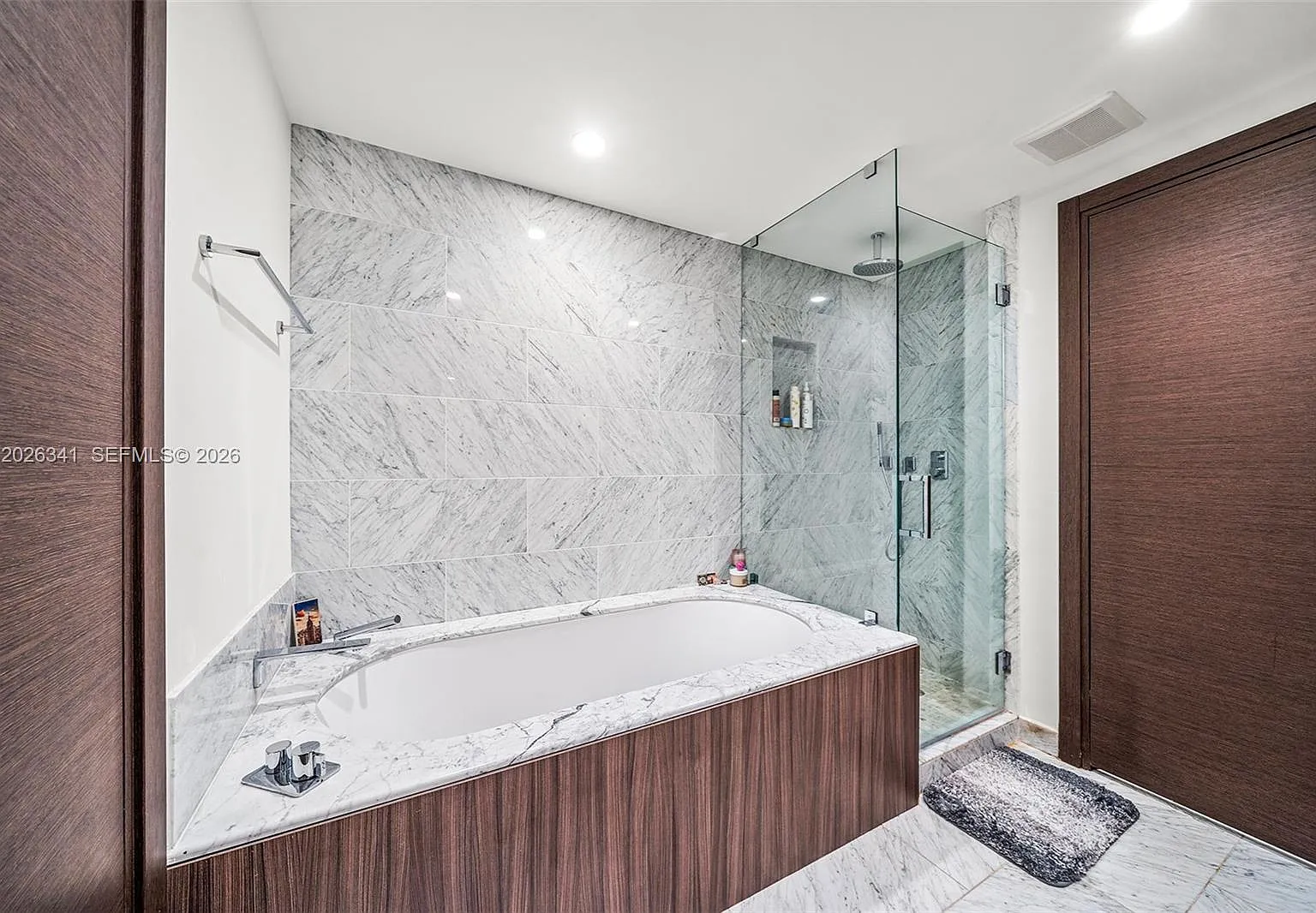 Brickell Flatiron Condo — Photo 4