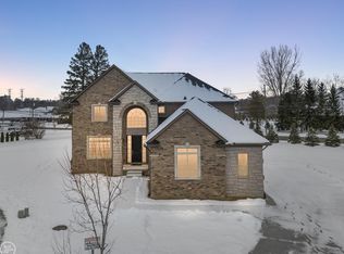 52937 Forest Grv, Shelby Township, MI 48315