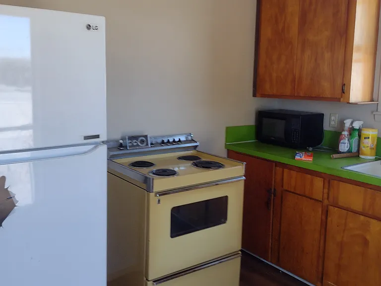 112 W Colorado Ave — Photo 2