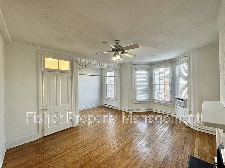 1921 Floyd Ave #2 — Photo 4