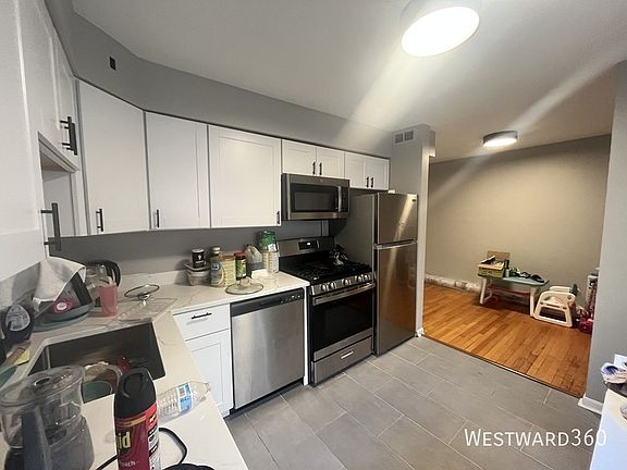 2nd image of 1624 W Touhy Ave APT 1B