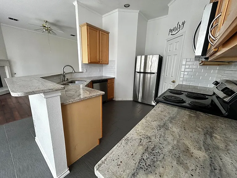 7154 Tularosa Ct — Photo 8