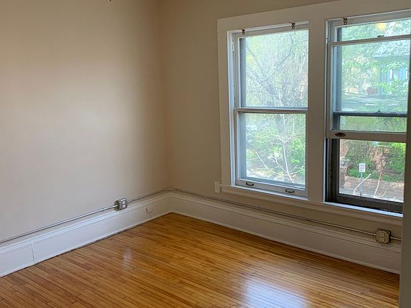 3rd image of 2201 Aldrich Ave S #5