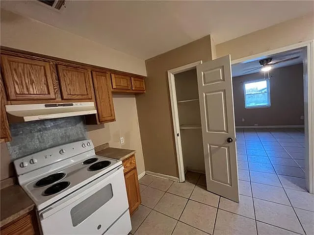 3508 Pakenham Dr — Photo 9