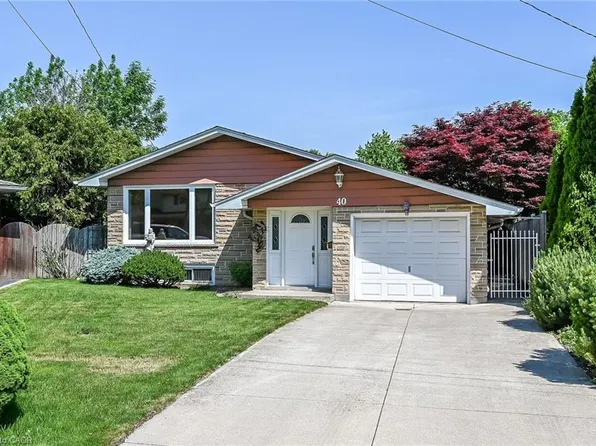 40 Bermuda Ct, Hamilton, ON L9C 2J8