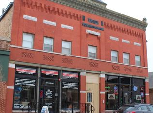 117 S Main St #B, Algonquin, IL 60102