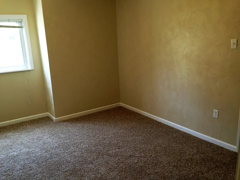 651 Chess St — Photo 16