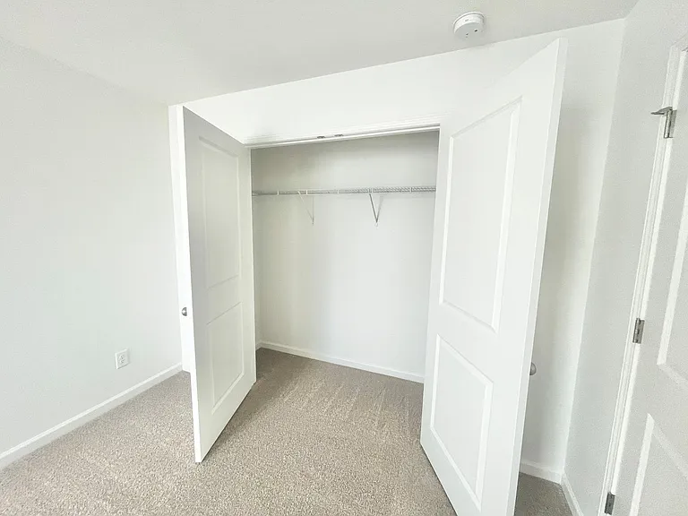 338 Pearl St — Photo 15