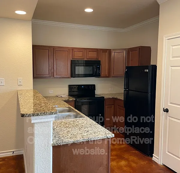 6414 Melanzane Ave #4 — Photo 3
