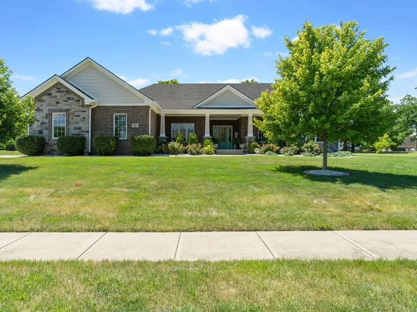 5963 W Boulder Creek Dr, New Palestine, IN 46163
