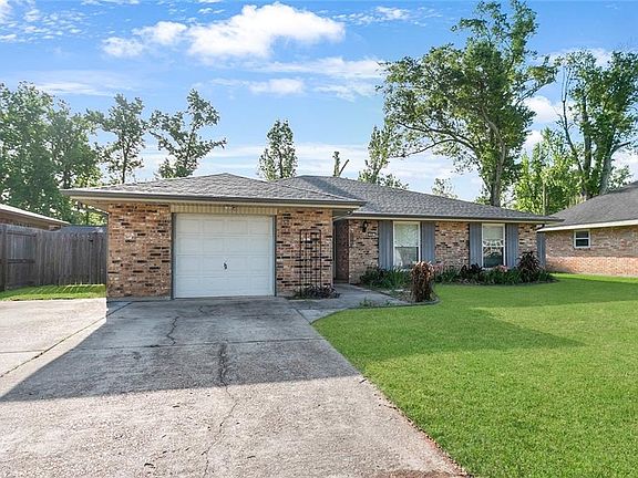 3rd image of 309 Desoto Dr