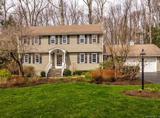 15 Buckboard Ln, Avon, CT 06001
