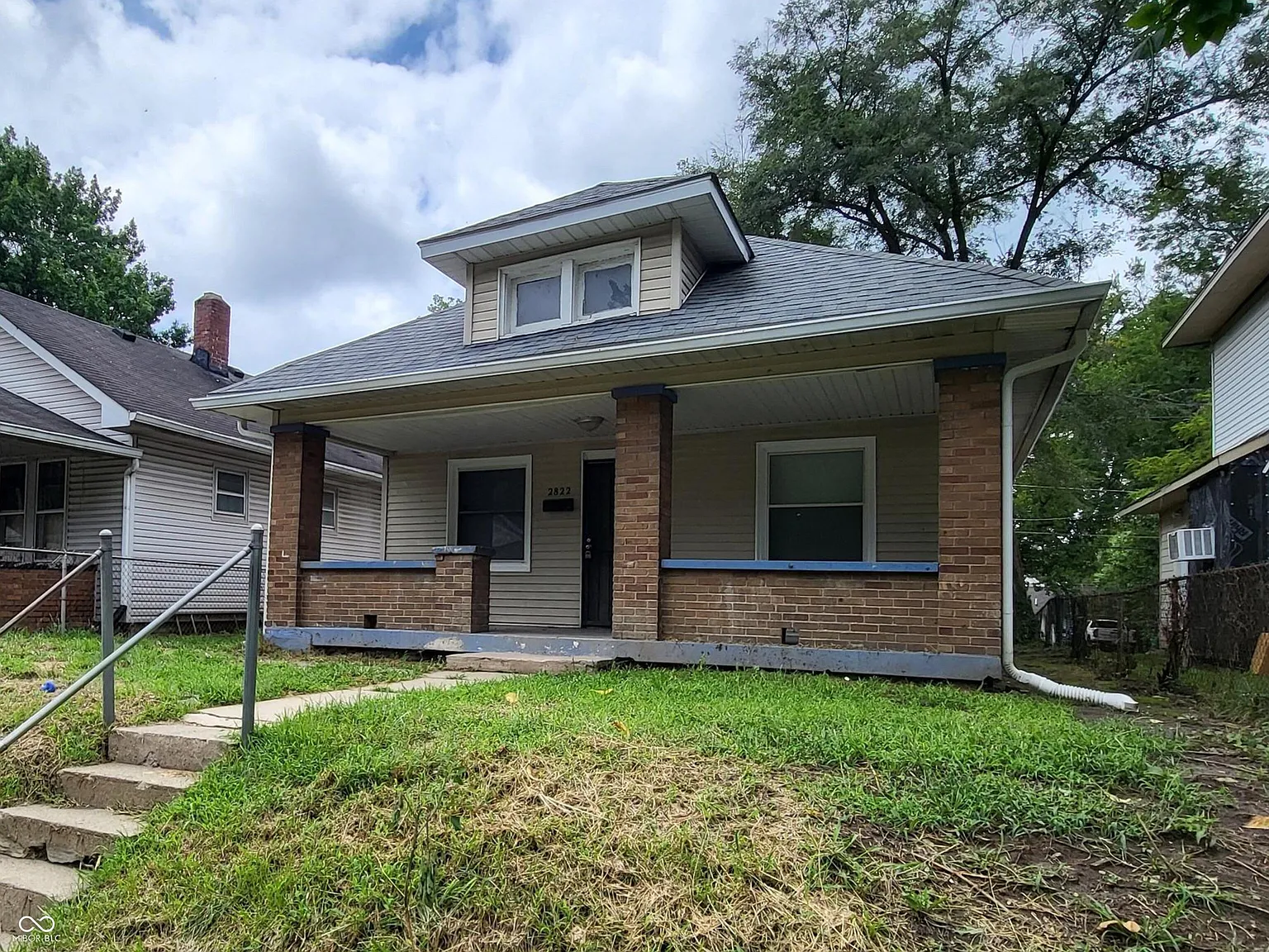 3 bed, 1.0 bath, 1200 sqft, $1,125 — Photo 2