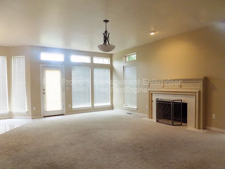 10018 Birkenhead Ct — Photo 5