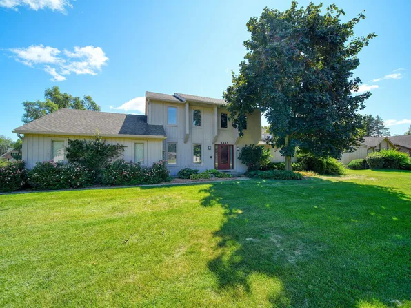 5685 E Silo Ridge Dr, Ann Arbor, MI 48108