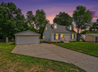 1678 Stonewood Dr SE, Lowell, MI 49331