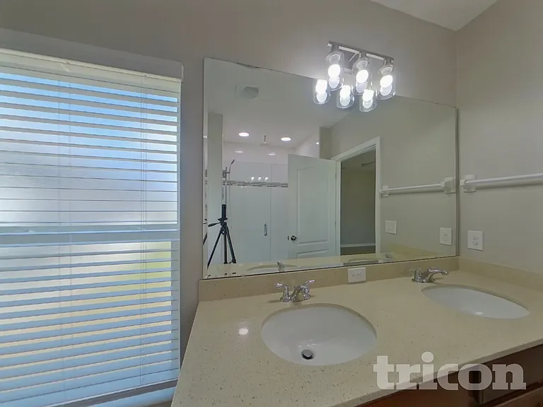 4784 Marcos Cir — Photo 8
