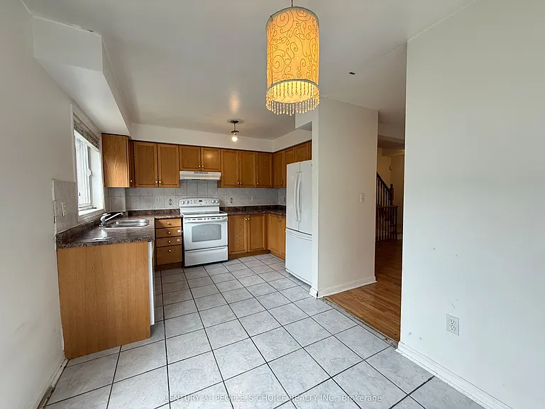 80 Acorn Pl #182 — Photo 5
