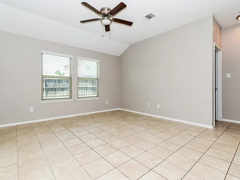 1114 Nickel St — Photo 4