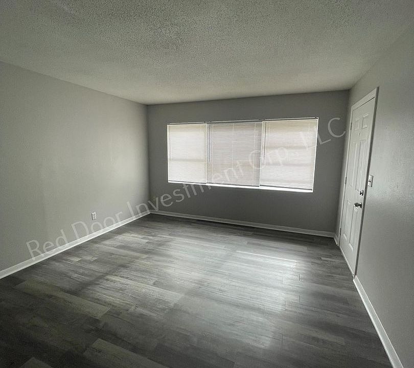 1st image of 314-320 W Howry Ave #318-2