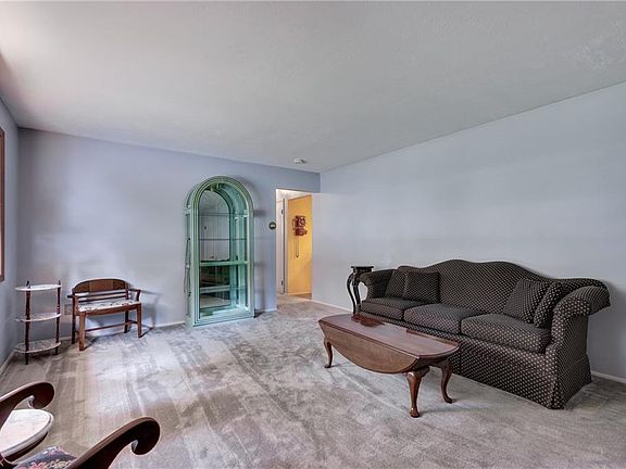 2nd image of 12902 Kenyon Dr
