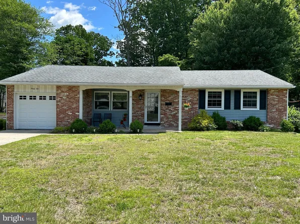 35 Forrest Dr, Turnersville, NJ 08012