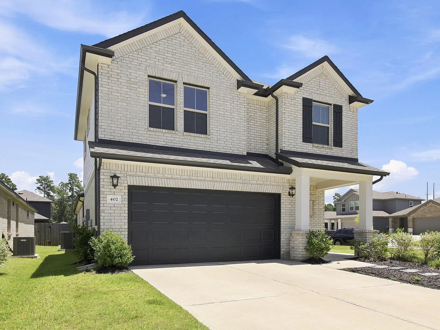 3 bed, 2.5 bath, 2388 sqft, $2,800 — Photo 2