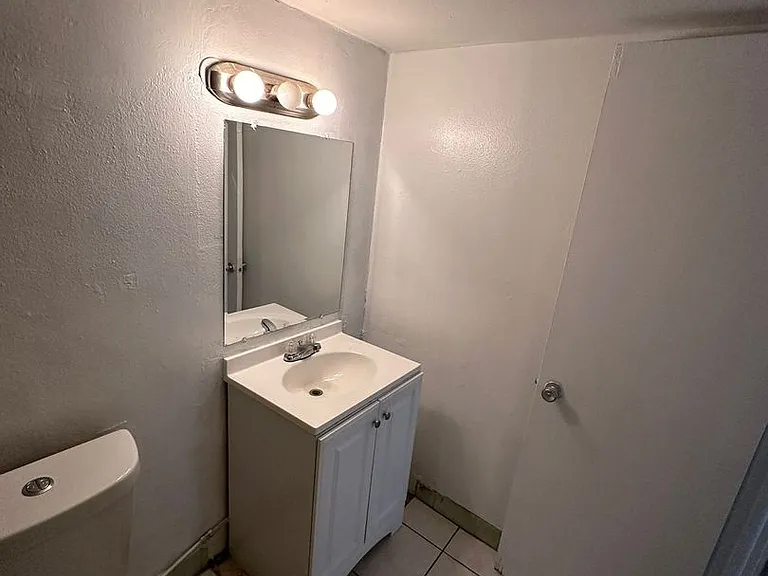 1830 Maravilla Ave #502 — Photo 6